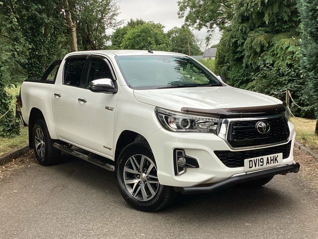 Toyota HILUX 2.4 D-4d Invincible X Pickup Double Cab White #5