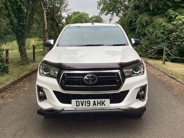 Toyota HILUX 2.4 D-4d Invincible X Pickup Double Cab White #3
