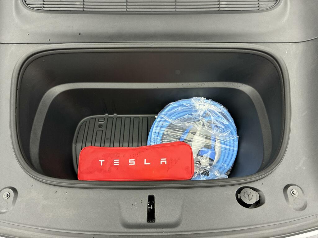 Tesla Model Y Suv Dual Motor Performance 4Wde 20257 Silver #15