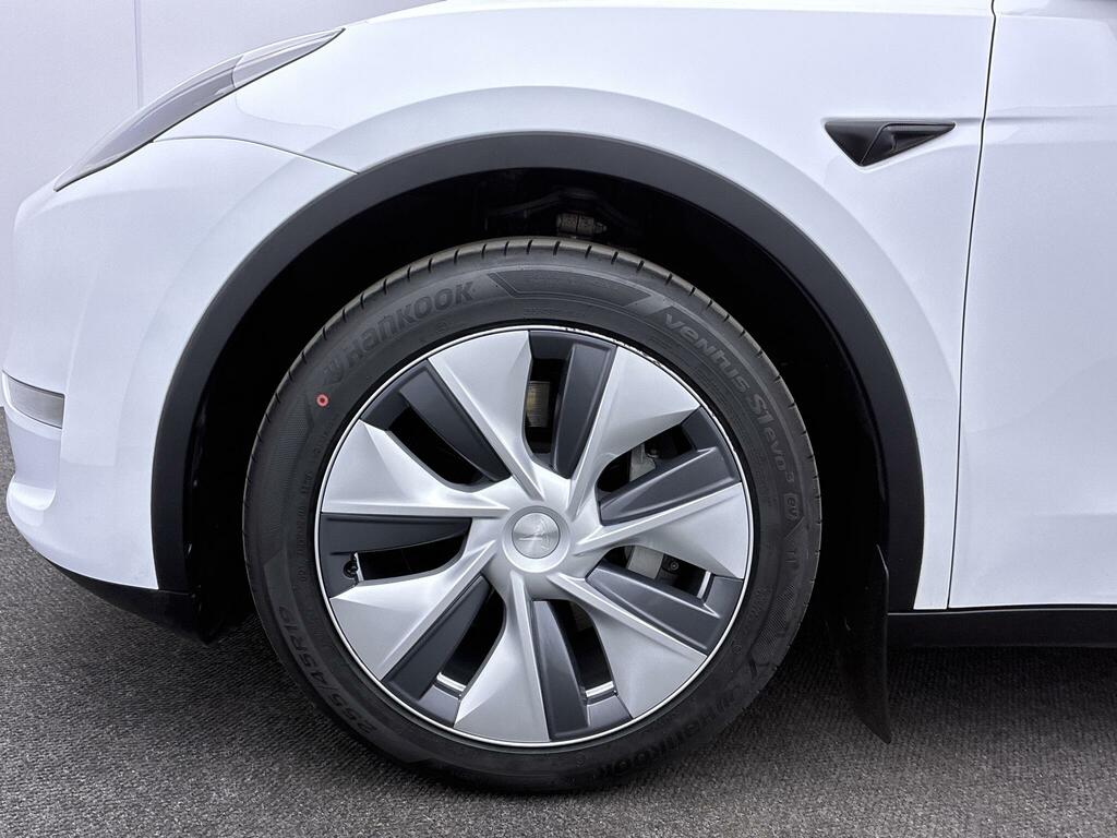 Tesla Model Y Dual Motor Long Range 4Wde White #4