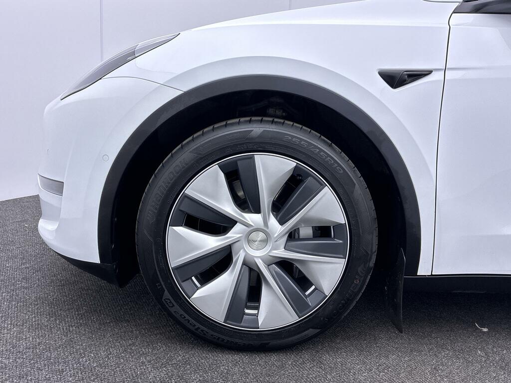 Tesla Model Y Dual Motor Long Range 4Wde  White #5