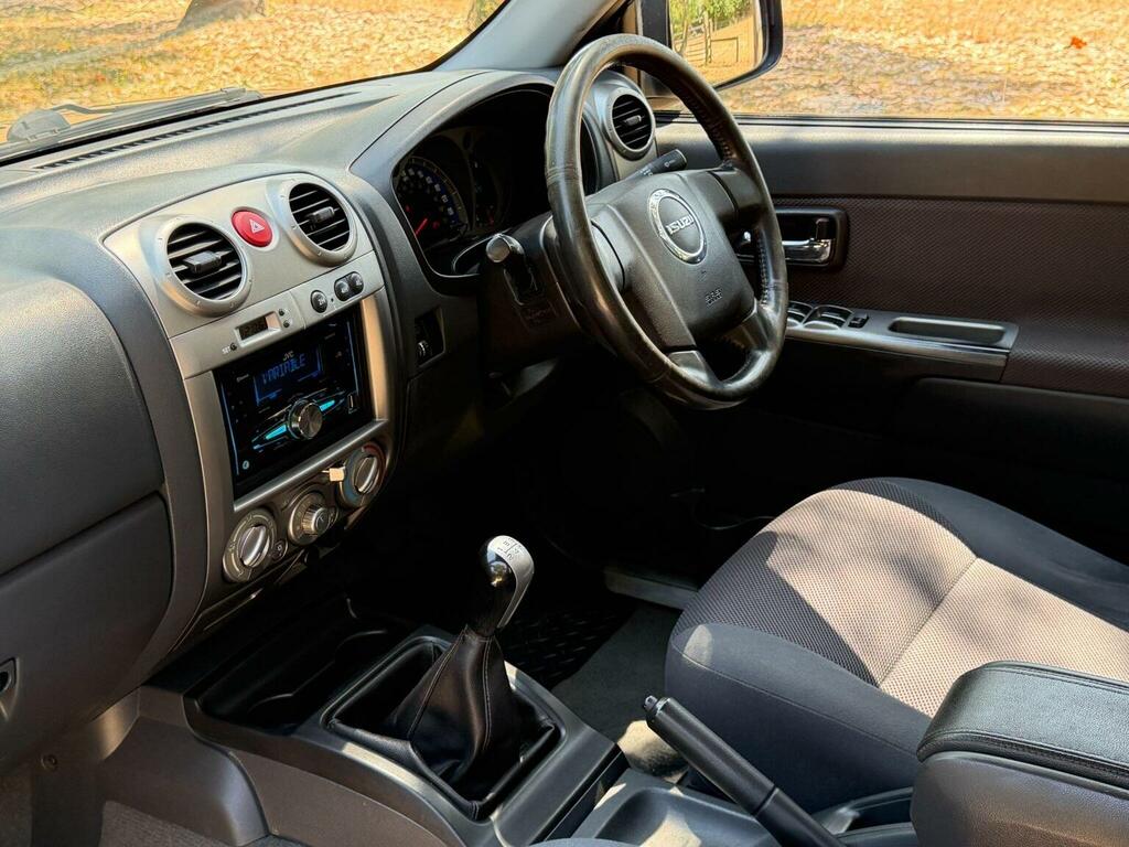 Isuzu Rodeo 2.5 Td Denver Max Le 2009 Silver #19