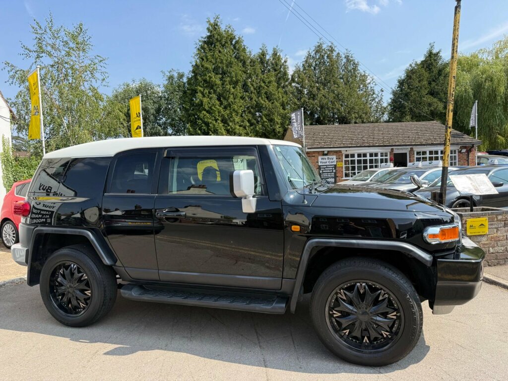 Toyota FJ Cruiser 5dr Automatic Black #3