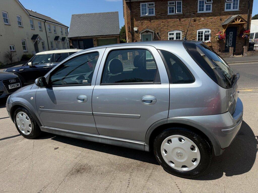 Vauxhall Corsa 1.0I Life Red #9