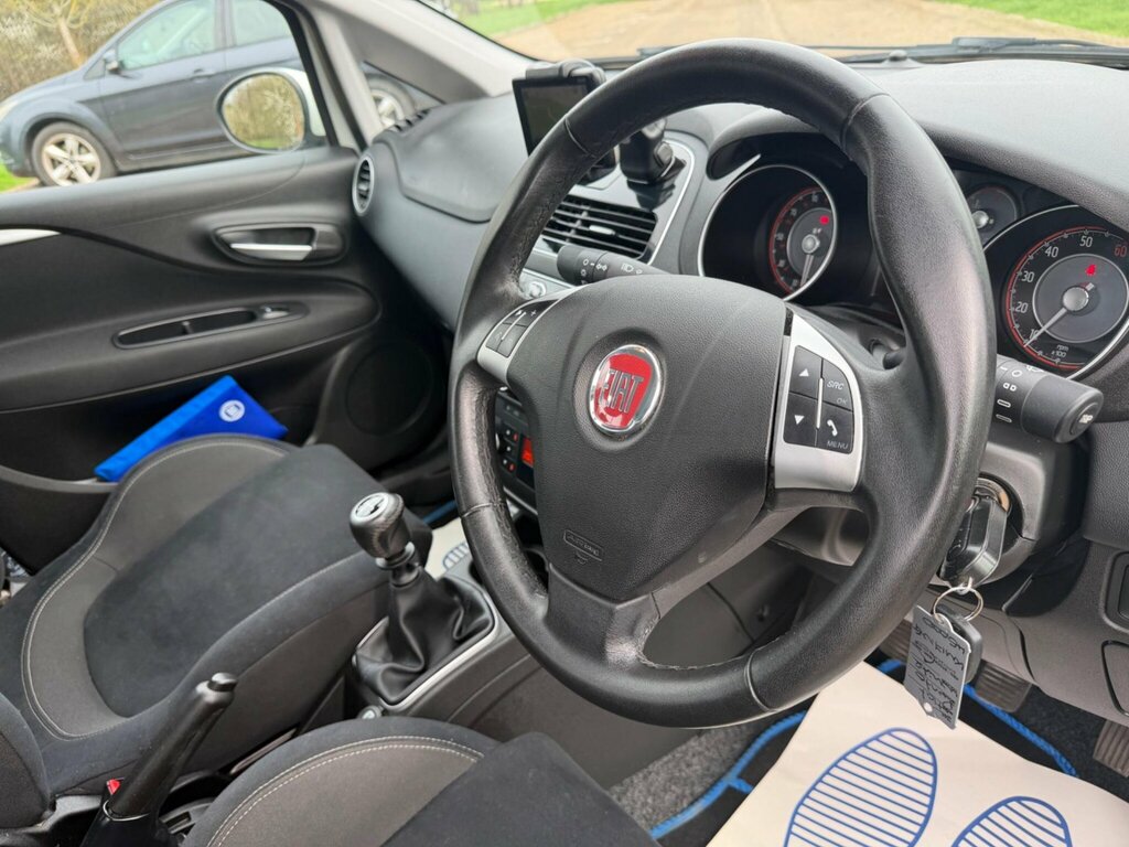 Fiat Punto 1.2 Pop White #24