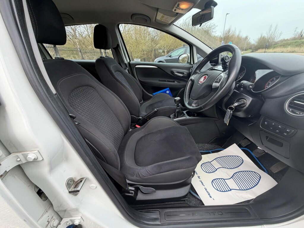 Fiat Punto 1.2 Pop White #23