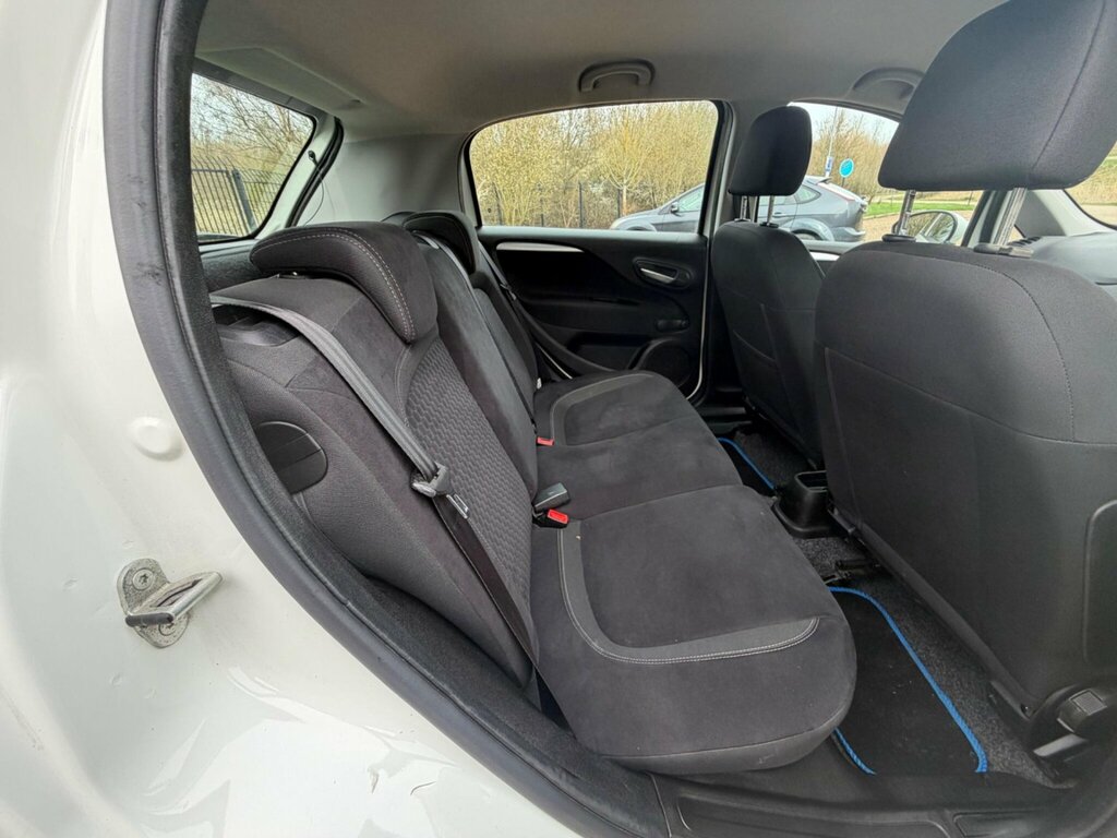 Fiat Punto 1.2 Pop White #19