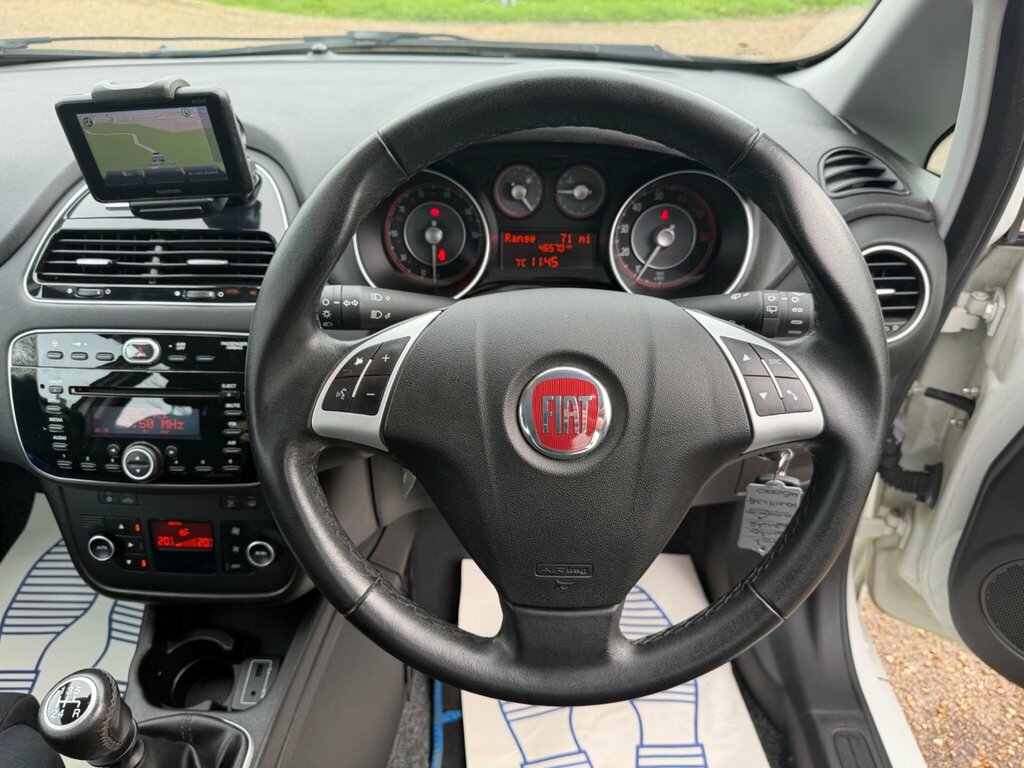 Fiat Punto 1.2 Pop White #25