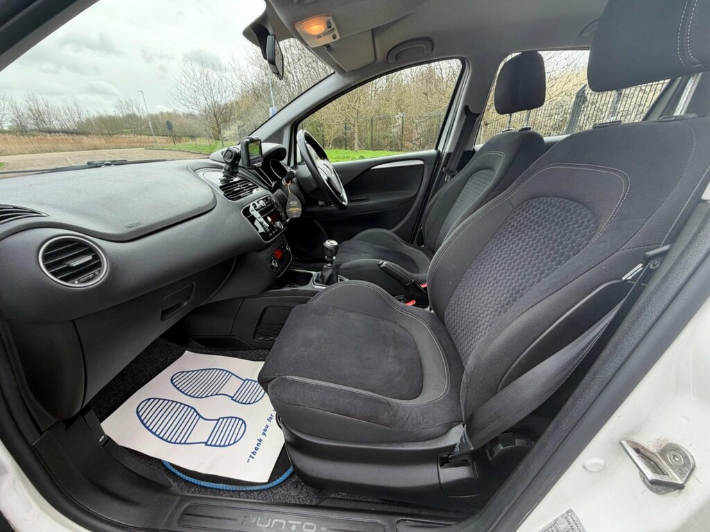 Fiat Punto 1.2 Pop White #21