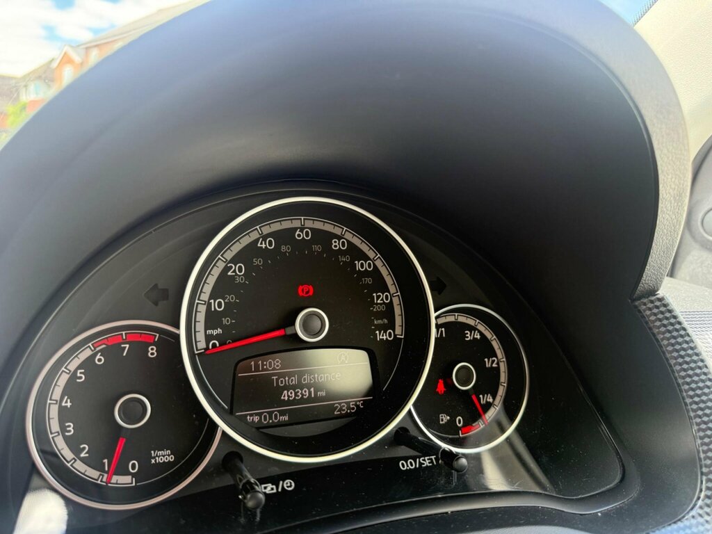 Volkswagen Up 1.0 90Ps High Up Start Stop Red #25