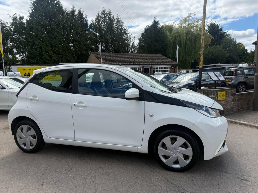 Toyota Aygo 1.0 Vvt-i X-play Euro 6 White #3
