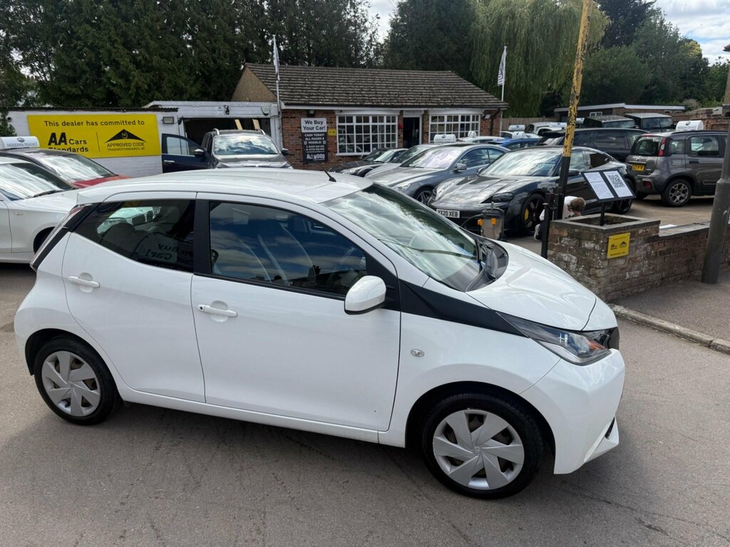 Toyota Aygo 1.0 Vvt-i X-play Euro 6 White #4