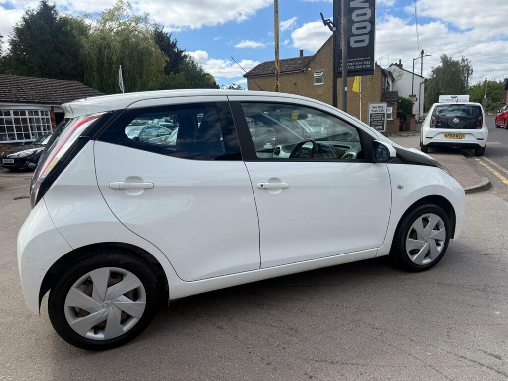 Toyota Aygo 1.0 Vvt-i X-play Euro 6 White #6