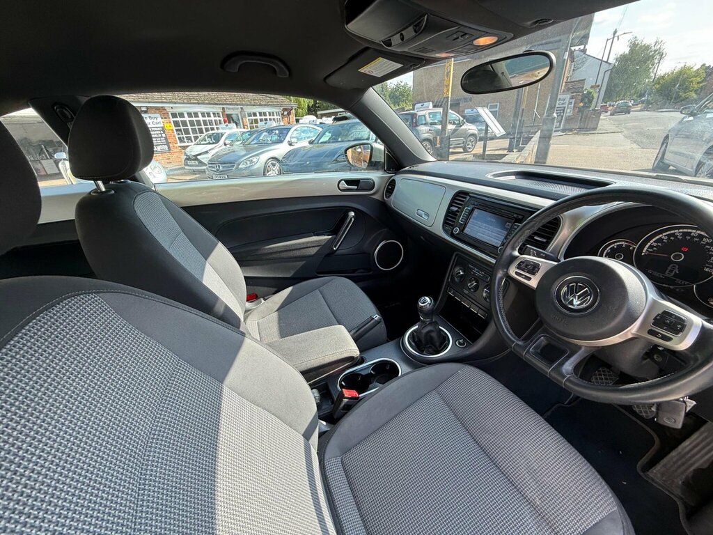 Volkswagen Beetle 1.2 Design Tsi Dsg 103 Bhp White #24