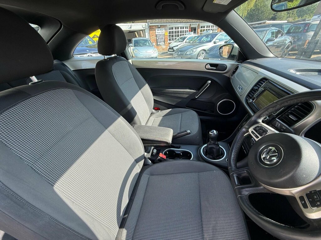 Volkswagen Beetle 1.2 Design Tsi Dsg 103 Bhp White #23