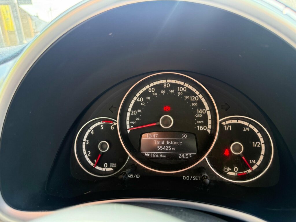 Volkswagen Beetle 1.2 Design Tsi Dsg 103 Bhp White #31
