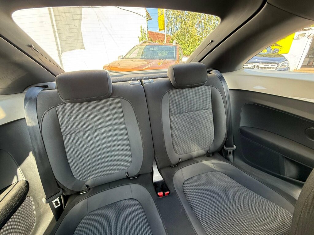 Volkswagen Beetle 1.2 Design Tsi Dsg 103 Bhp White #32