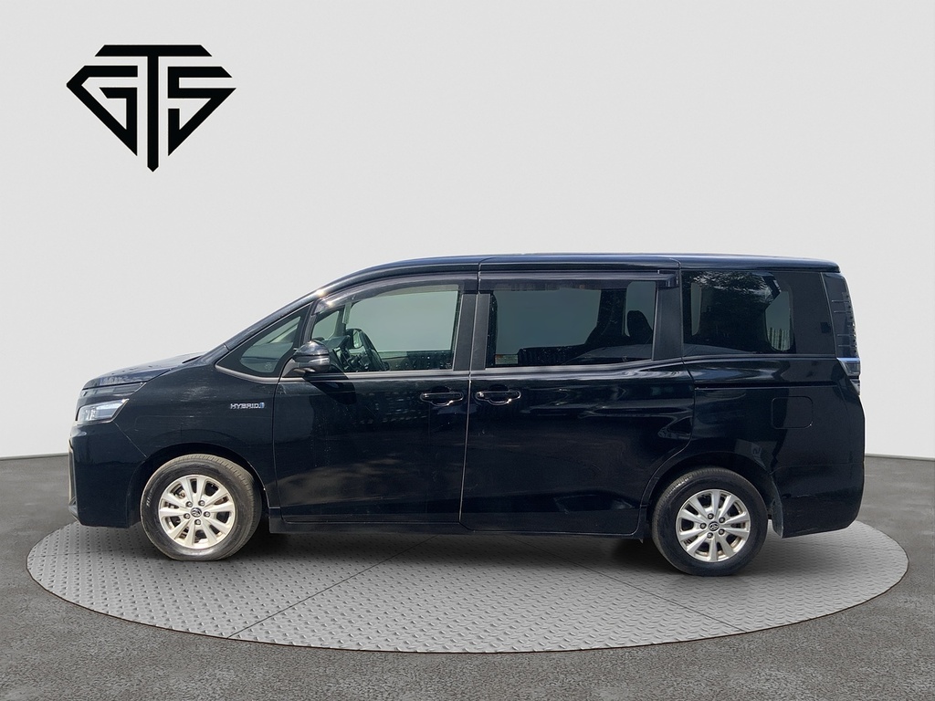 Toyota Voxy Hybrid X Black #6