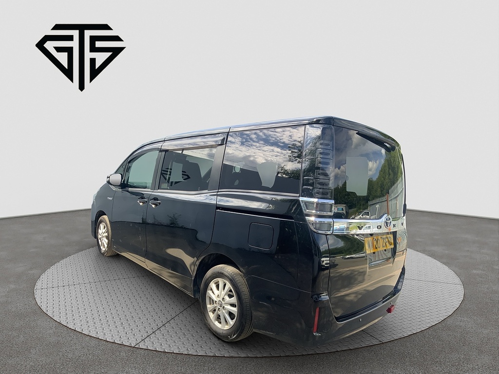 Toyota Voxy Hybrid X Black #5