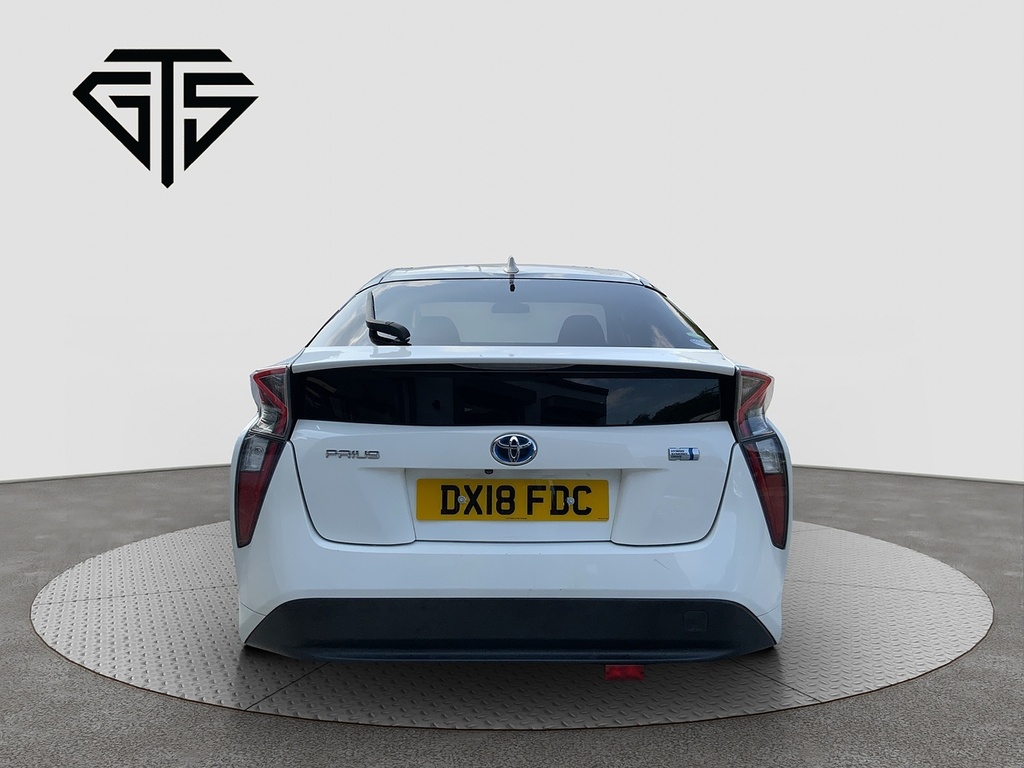 Toyota Prius S White #4