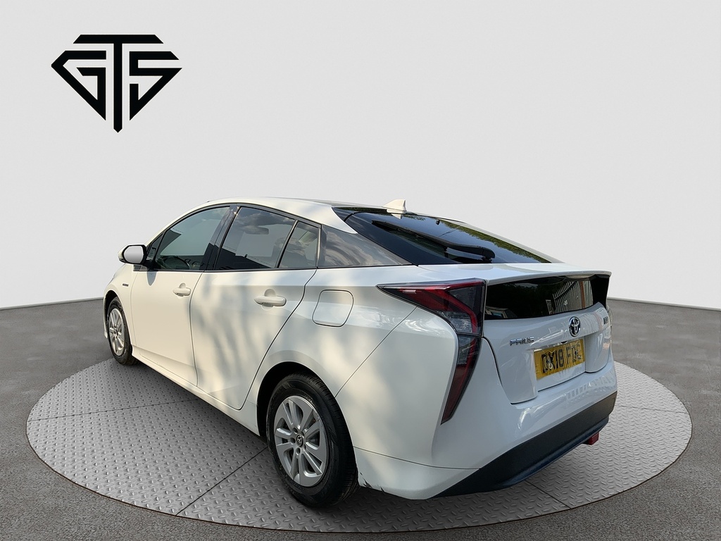 Toyota Prius S White #5