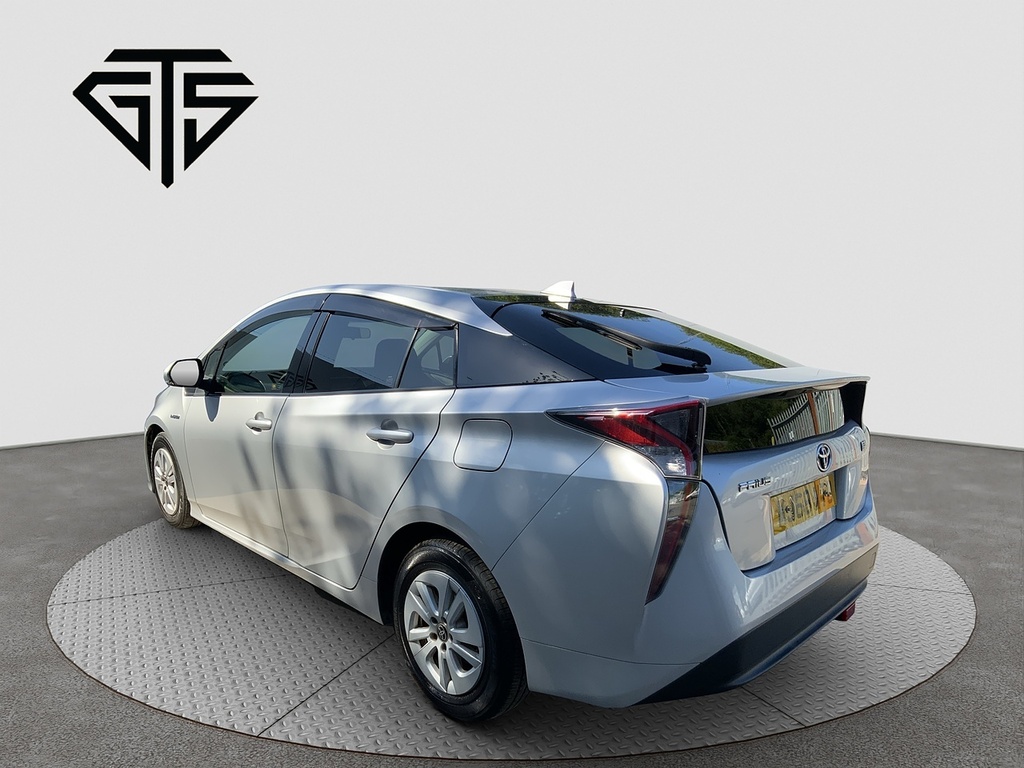 Toyota Prius S Silver #5