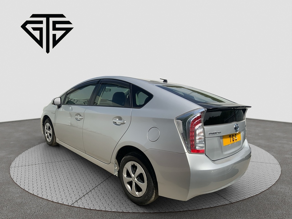 Toyota Prius L Silver #5
