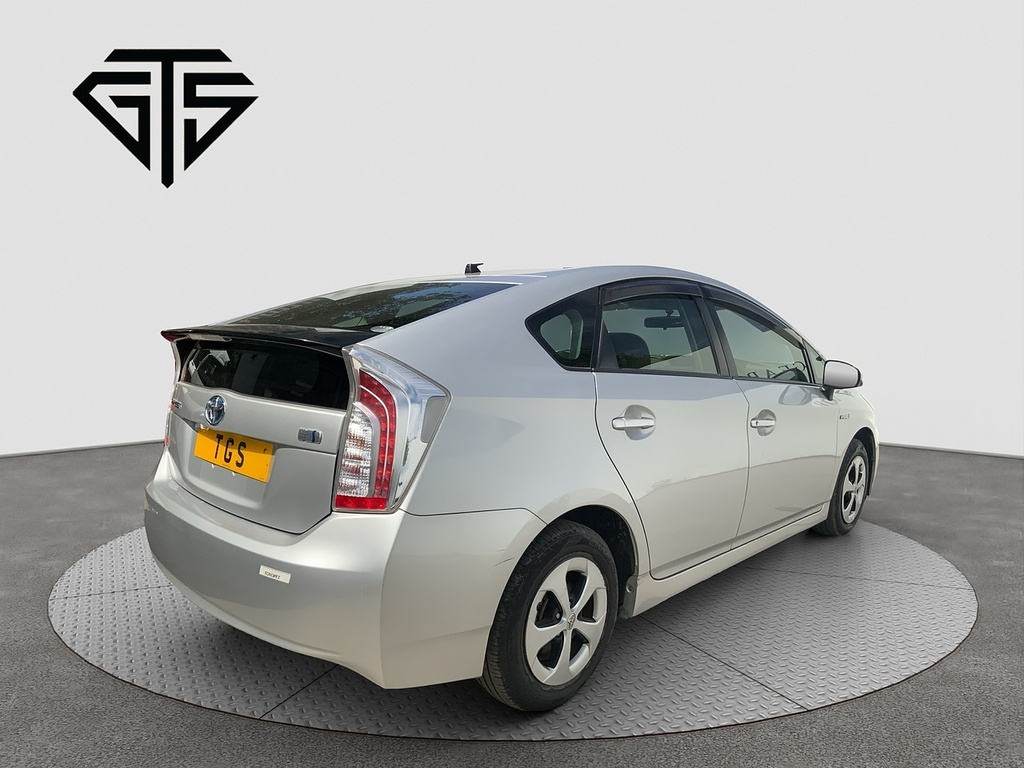 Toyota Prius L Silver #3