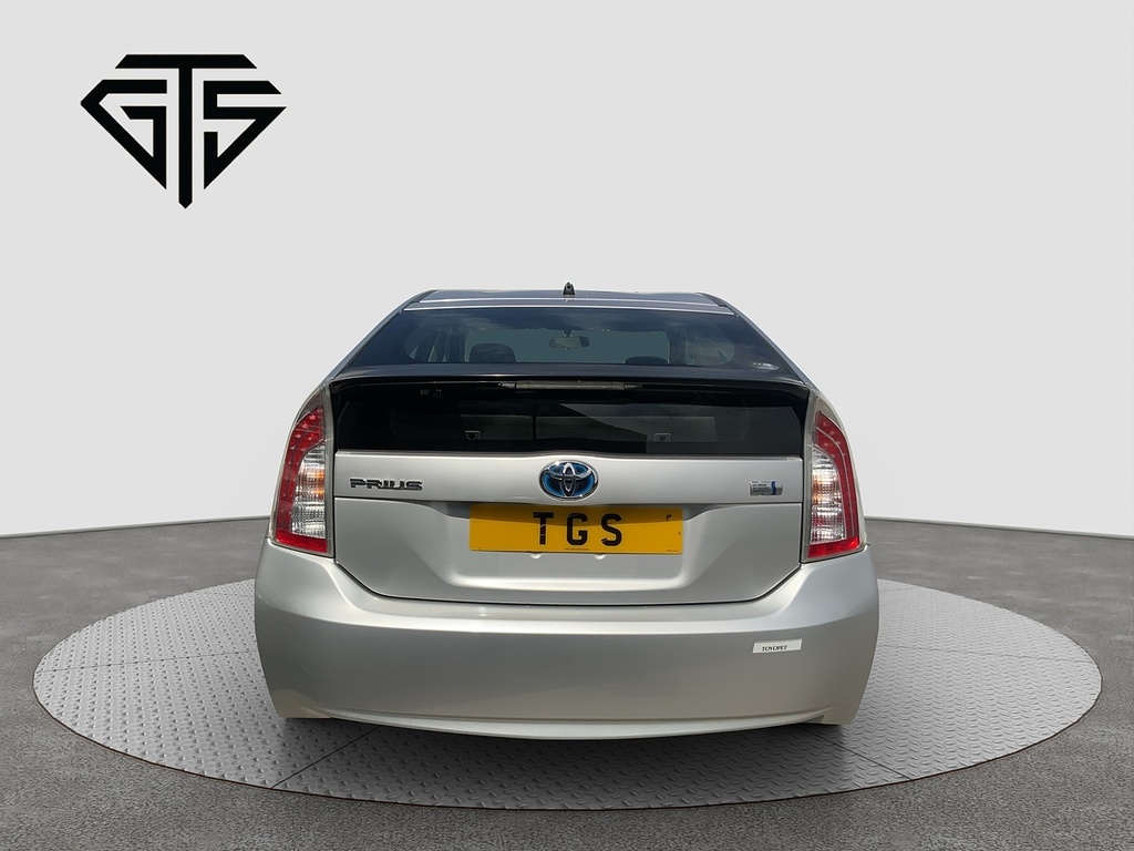Toyota Prius L Silver #4