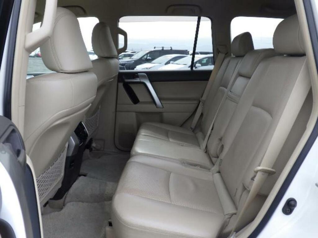 Toyota Land Cruiser 2.8 D-4d Invincible 7 Seats Blue #10