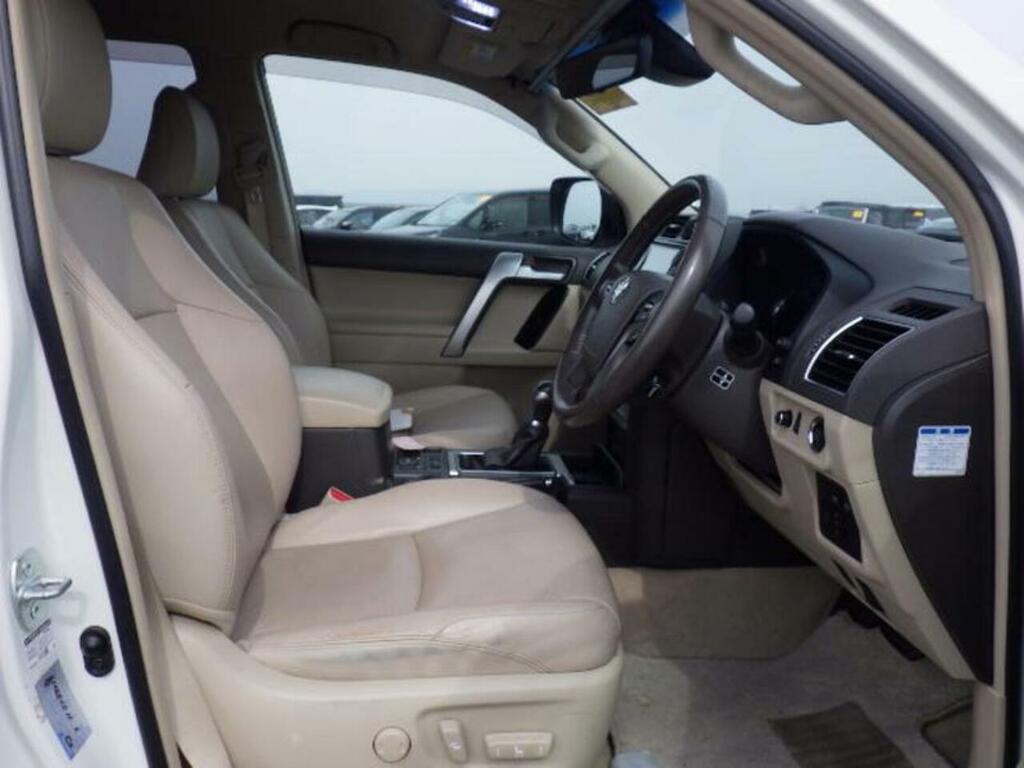 Toyota Land Cruiser 2.8 D-4d Invincible 7 Seats Blue #9