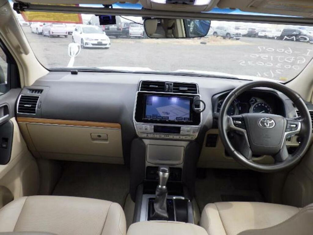Toyota Land Cruiser 2.8 D-4d Invincible 7 Seats Blue #8