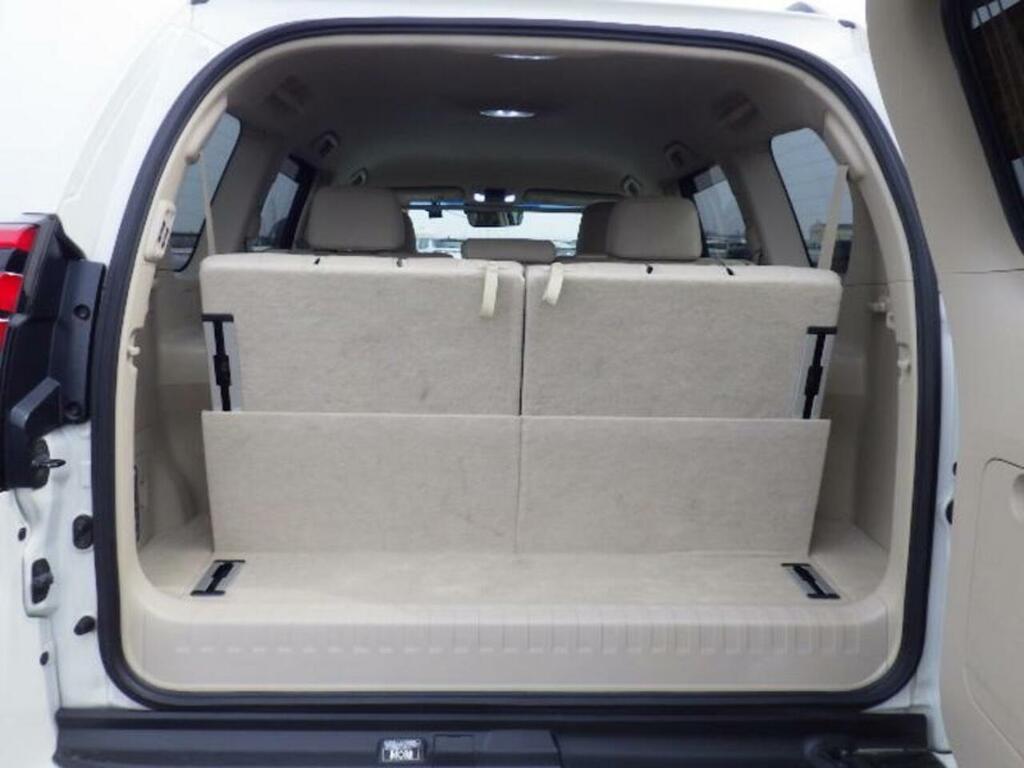Toyota Land Cruiser 2.8 D-4d Invincible 7 Seats Blue #18
