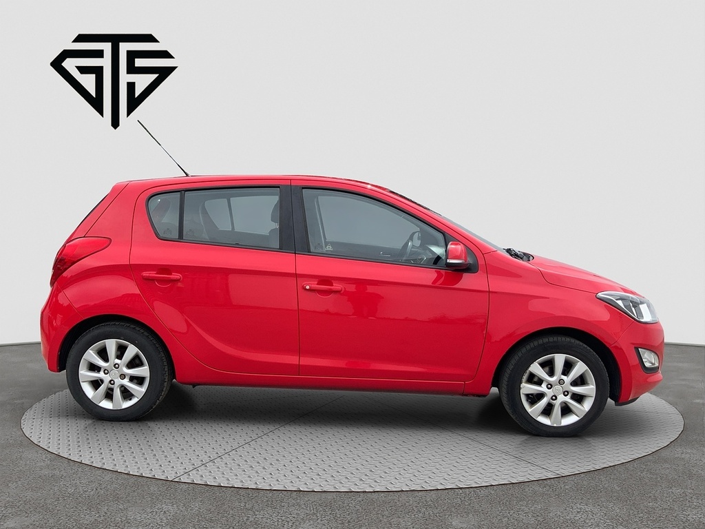 Hyundai I20 Active Red #2