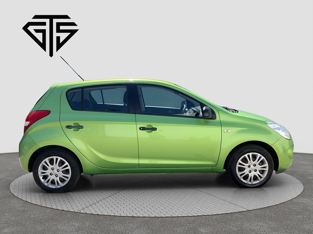 Hyundai I20 Classic Green #2
