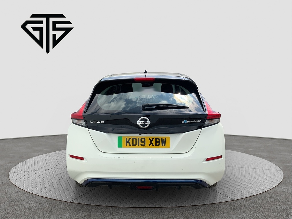 Nissan Leaf Acenta White #4