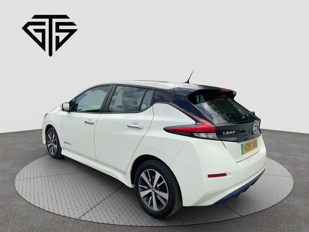 Nissan Leaf Acenta White #5