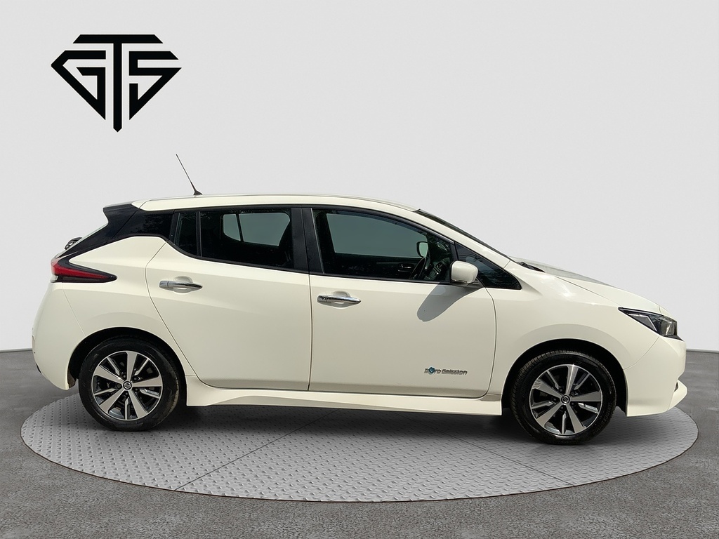 Nissan Leaf Acenta White #2