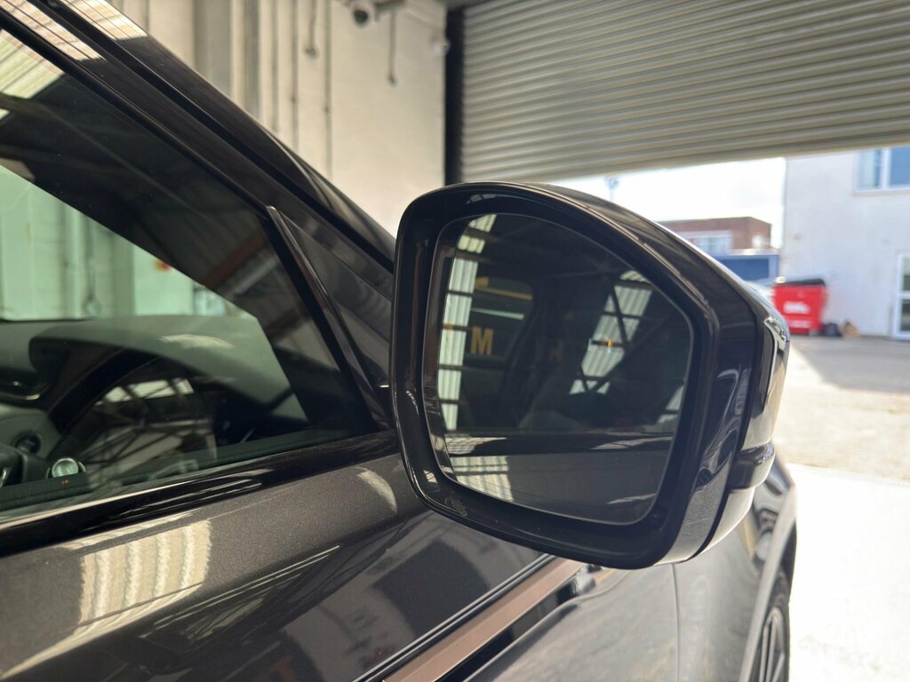 Land Rover Range Rover Velar Dynamic Se Black #33