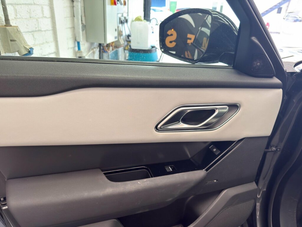 Land Rover Range Rover Velar Dynamic Se Black #22