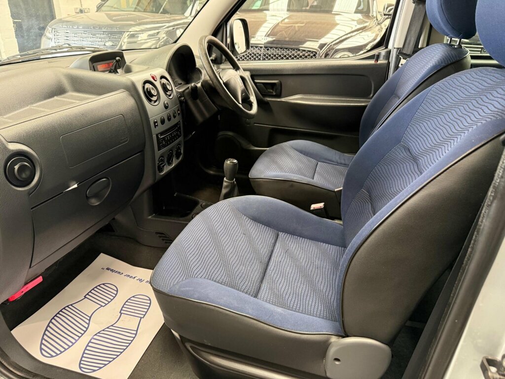 Peugeot Partner 1.6L Escapade Silver #9