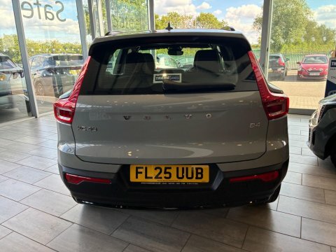 Volvo XC40 2.0 B4 Mhev FL25UUB  #5