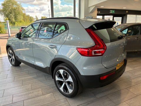 Volvo XC40 2.0 B4 Mhev FL25UUB  #6