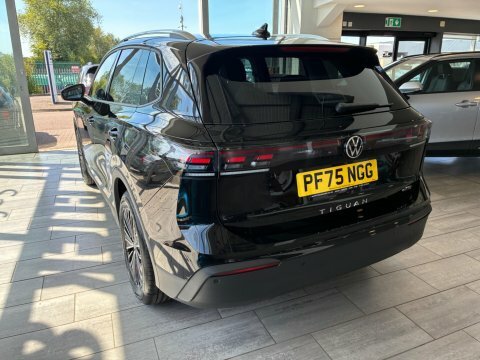Volkswagen Tiguan 1.5 Tsi 150Ps R-line Evo Dsg Black #6