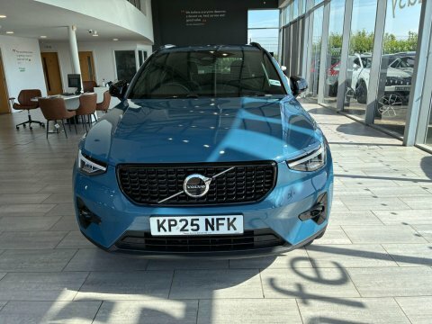 Volvo XC40 2.0 B4 Mhev #2