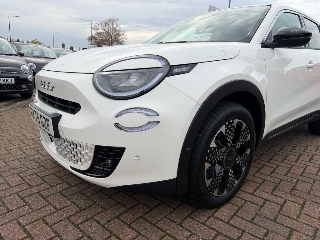 Fiat 600 1.2 1.2 Mhev La Prima Suv Hybrid E-dct RX26GHY White #3