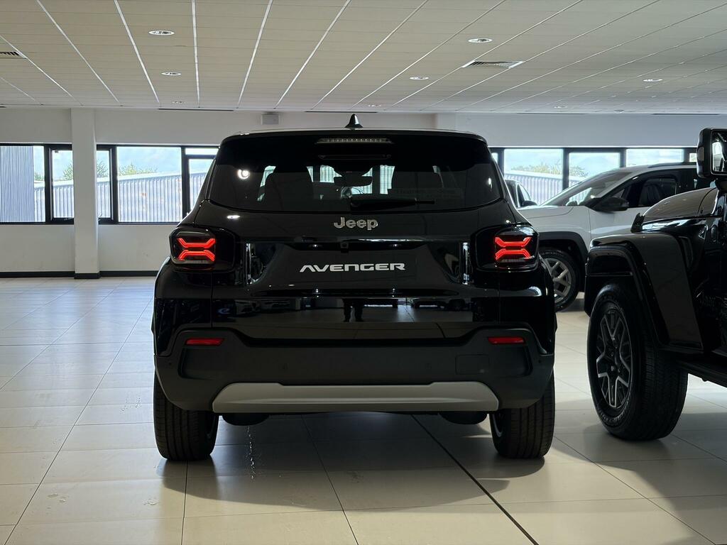 Jeep Avenger 54Kwh Summit Suv 156 Ps RX26GKD Black #5