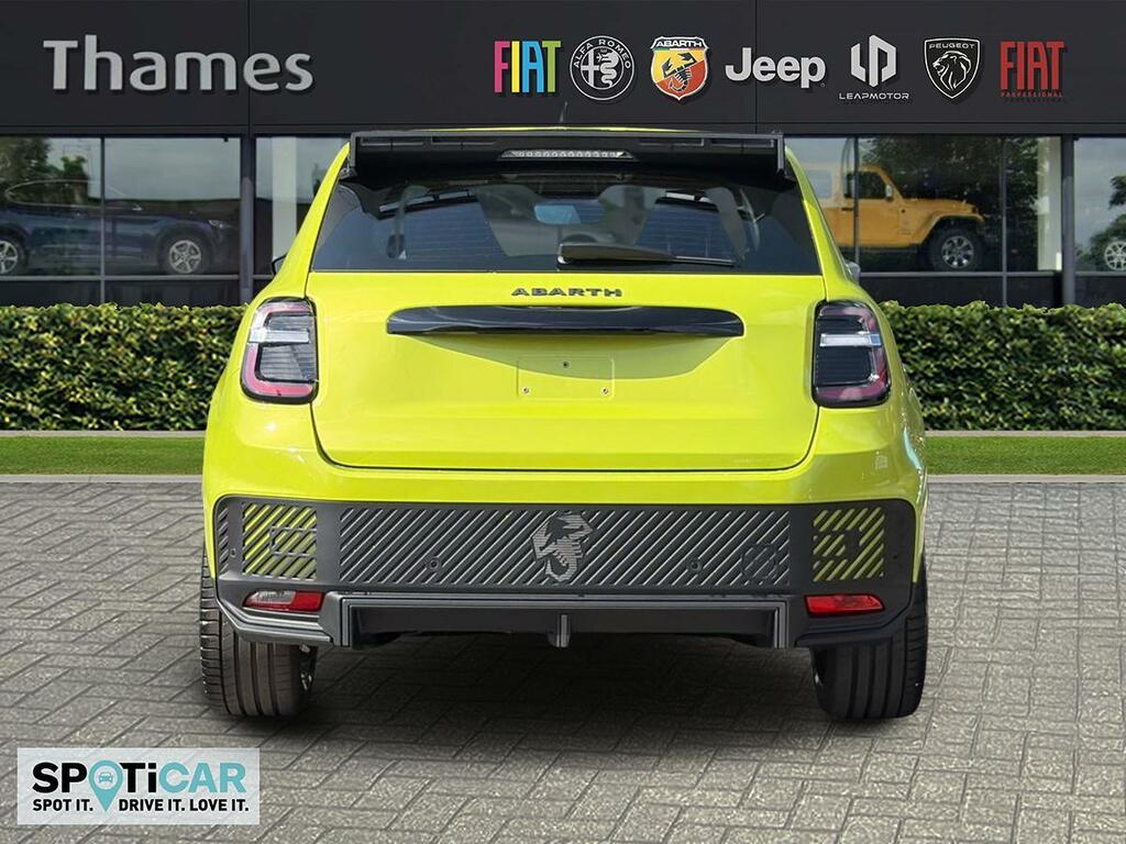 Abarth 600e 54Kwh Turismo Suv 240 Ps Green #4