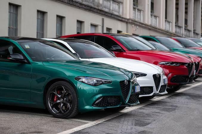 Alfa Romeo Stelvio 2 2.0T Tributo Italiano Suv Q4 Awd Black #4