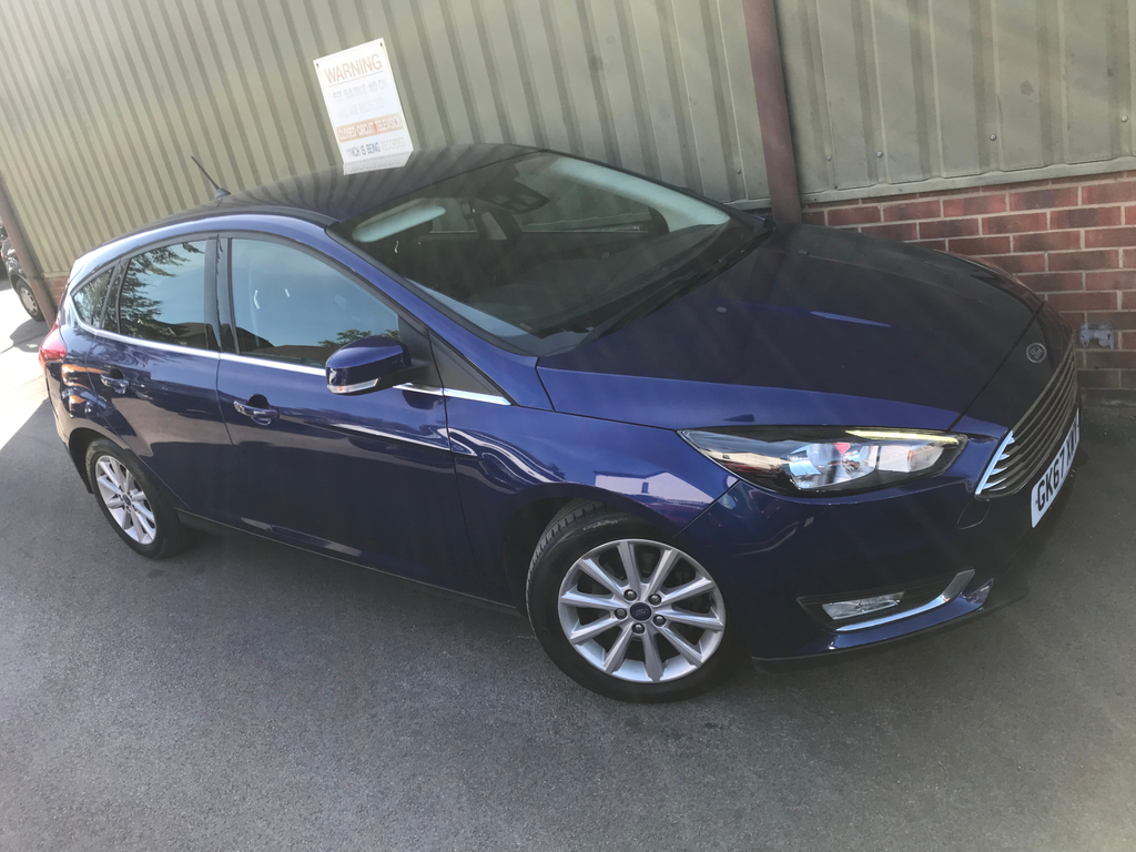 Ford Focus 1.5 Tdci Titanium Hatchback Euro Blue